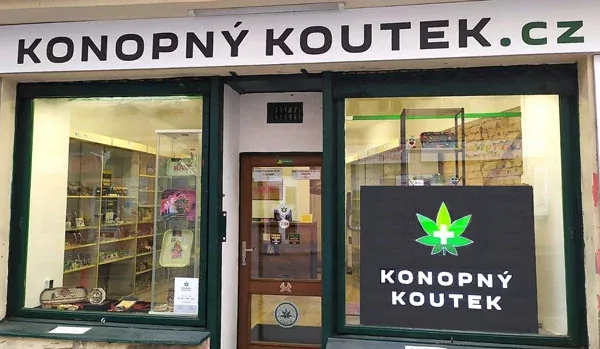 Exteriér prodejny Konopný Koutek.cz na Vltavské 53/17 v Praze 5–Smíchově