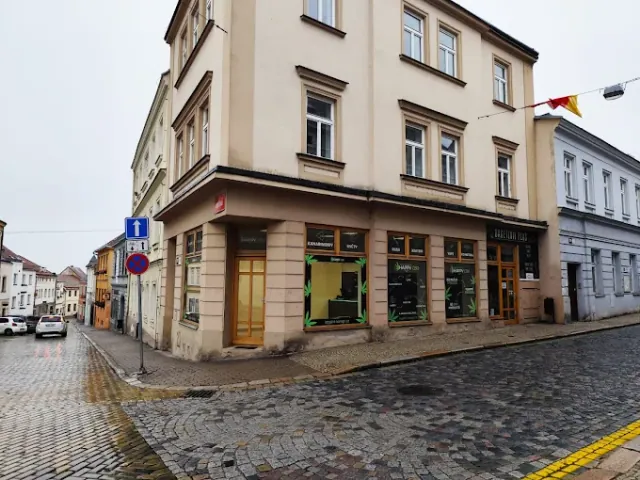 Vnější pohled na prodejnu Happy CBD Znojmo v ulici Dolní Česká